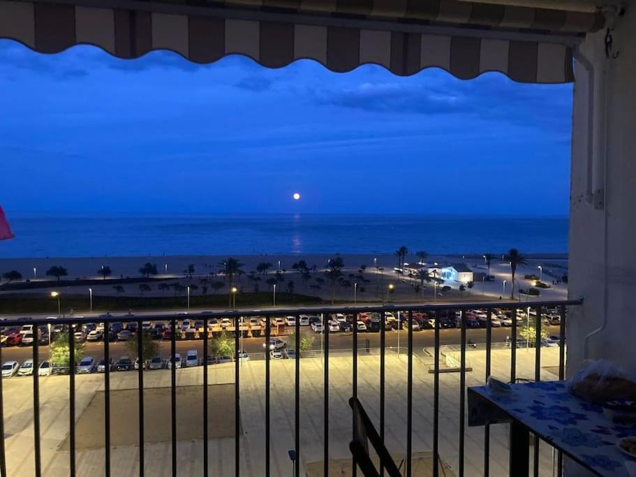 Vistas Frontales Al Mar Lejlighed Empuriabrava Eksteriør billede