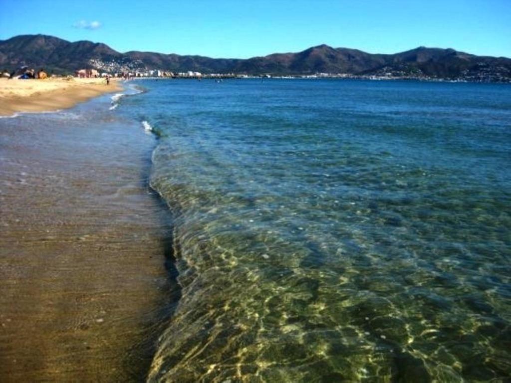 Vistas Frontales Al Mar Lejlighed Empuriabrava Eksteriør billede